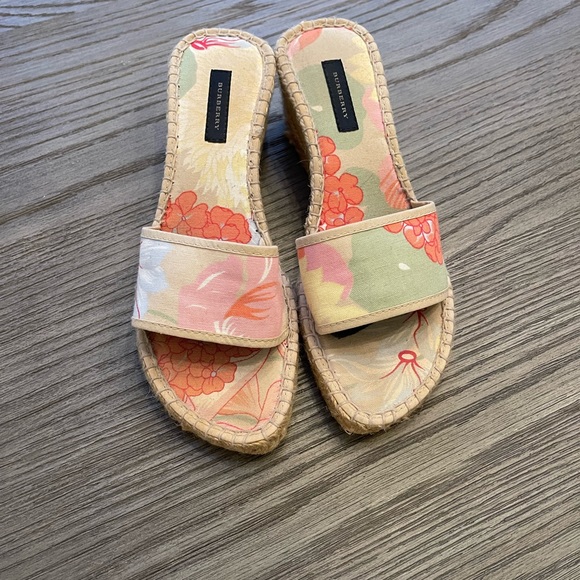 Women’s Burberry Espadrilles - Picture 3 of 10